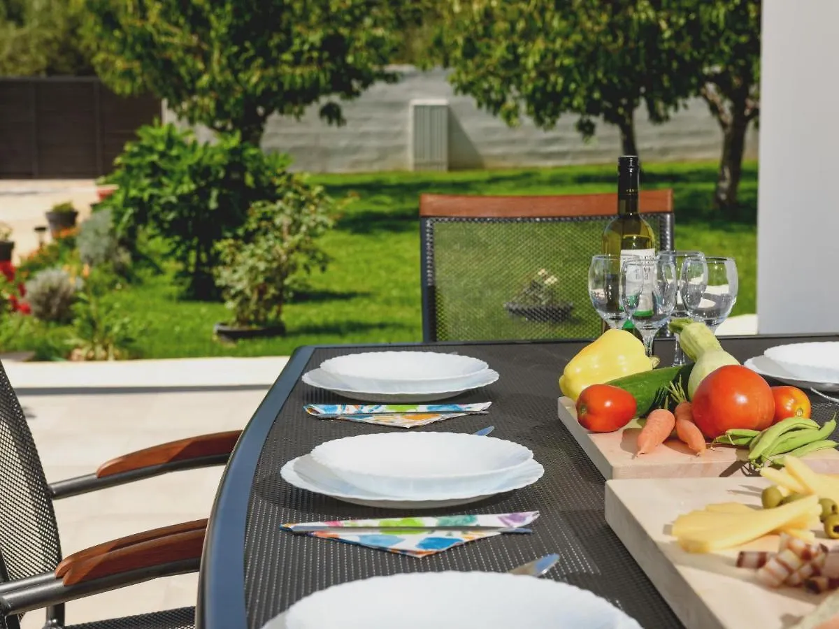 Holiday Home Anima By Interhome Galovac